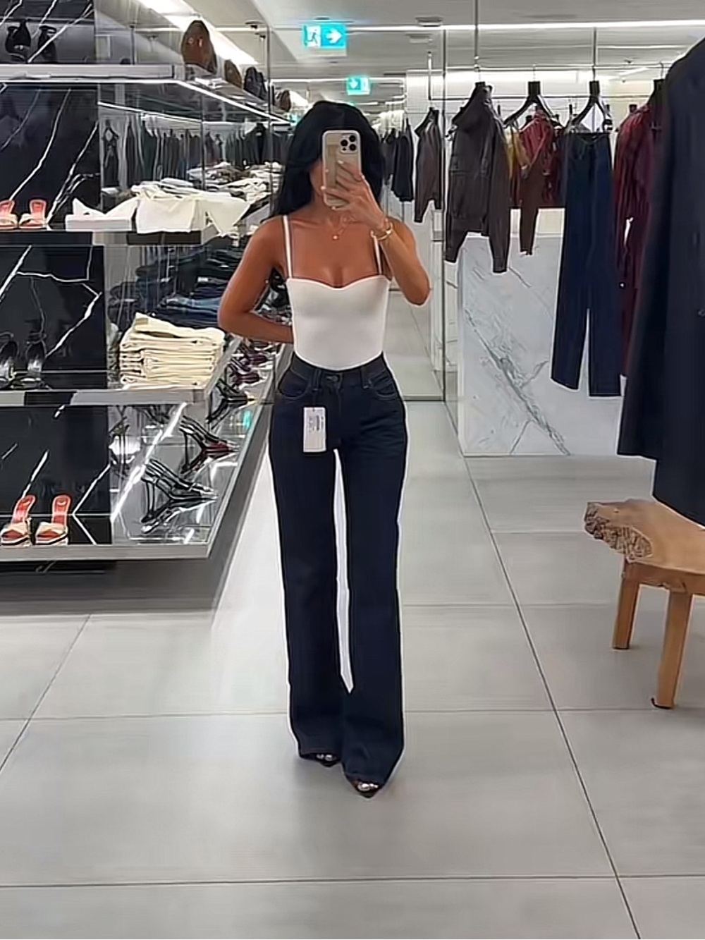 Saint Laurent Clyde High-Rise
Straight Jeans 24